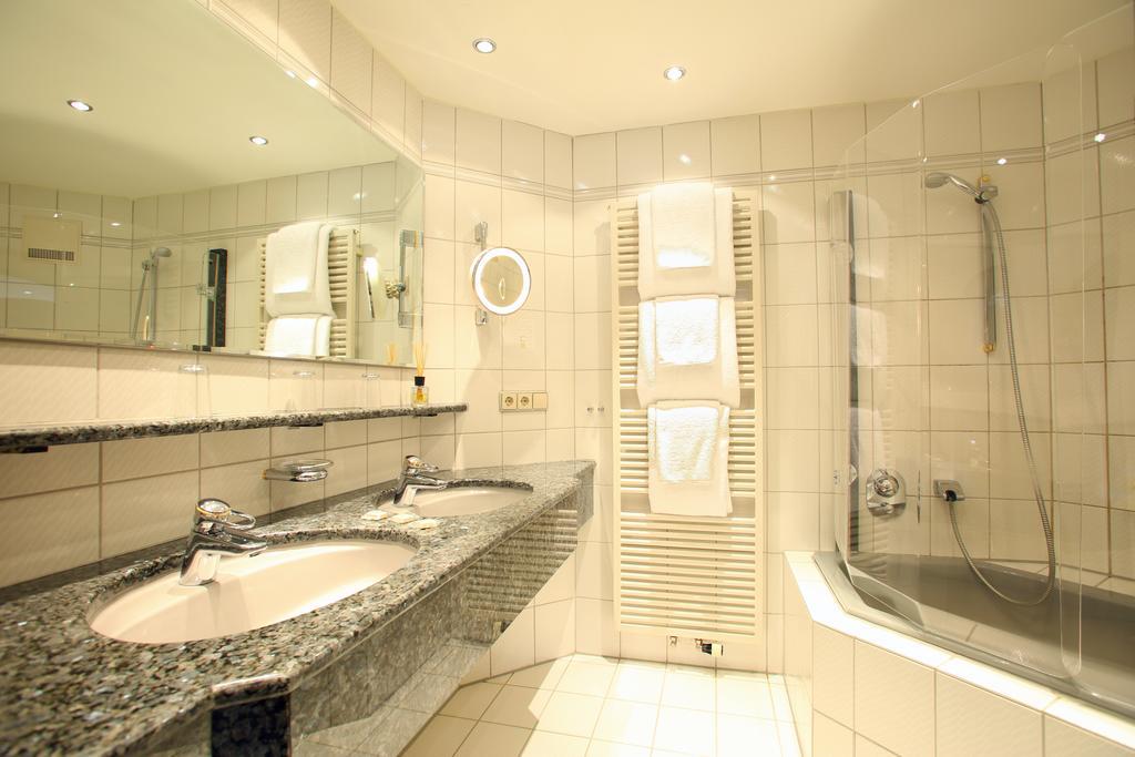 הכינגן Hotel Brielhof מראה חיצוני תמונה
